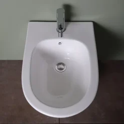 Sanitärkeramik Stand-Bidet in weißer Farbe | Blues
